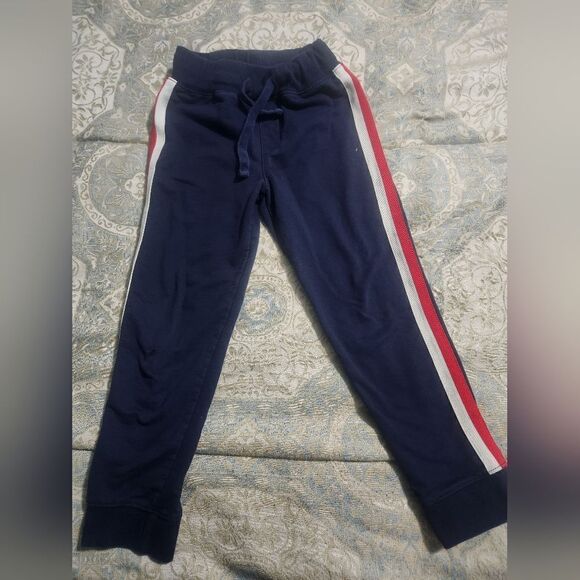 BOY'S 5-7 Lot of 4 Pieces Sweater, T-shirt, Pijamas, Sportwear Pants - Picture 2 of 9